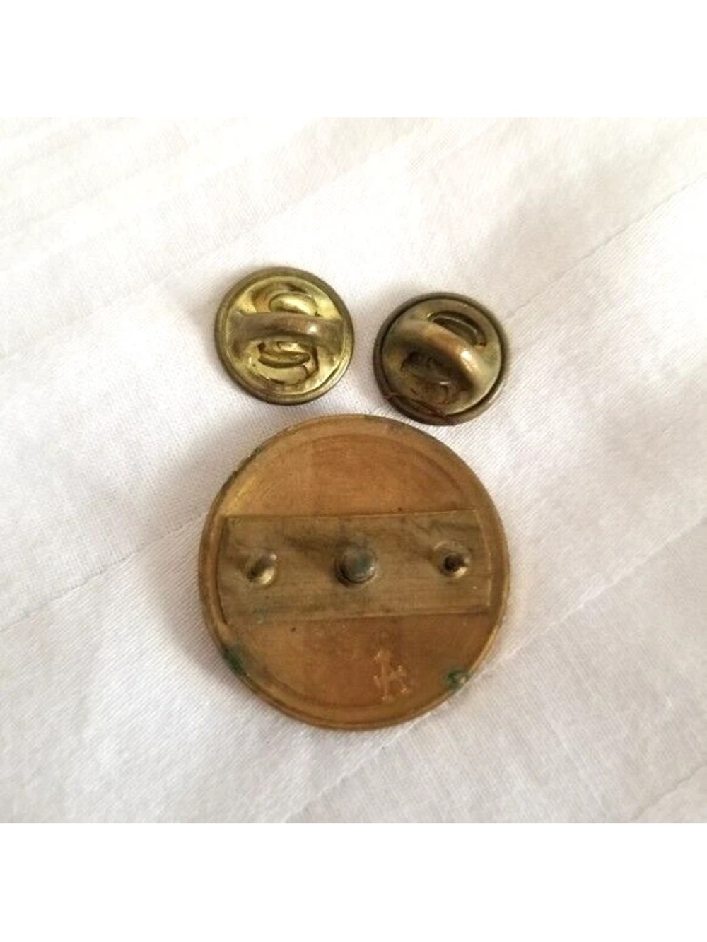 Vintage U.S. Army Gold Tone US Insignia Buttons - Picture 2 of 4